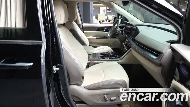 Kia Carnival 2021 — Фото 11/20