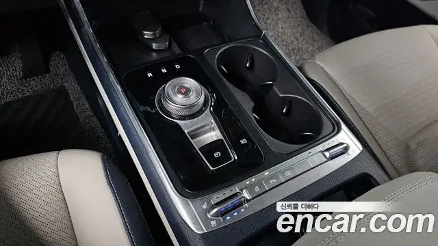 Kia Carnival 2025 — Photo 9/20