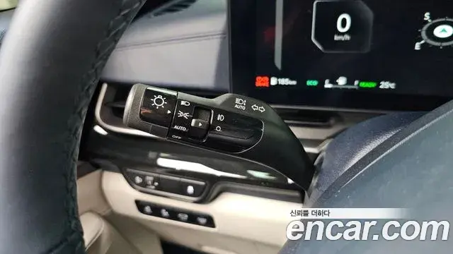 Kia Carnival 2025 — Photo 17/20