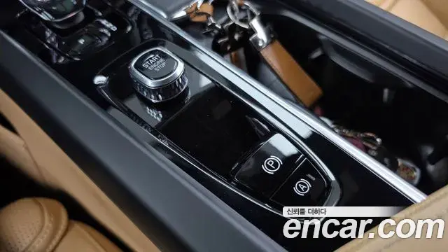 Volvo XC60 2023 — Şəkil 16/20