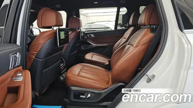 BMW X7 2019 — Фото 12/20