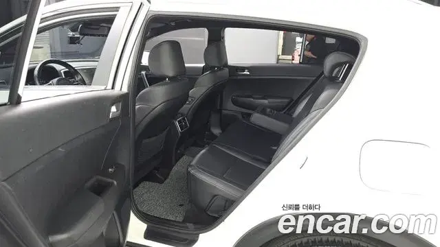 Kia Sportage The Bold 2018 — Фото 11/20