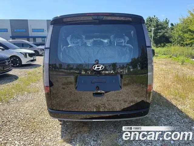 Hyundai Staria 2026 — Фото 3/20