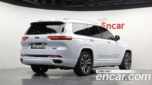 Jeep Grand Cherokee 2021 — Фото 2/20