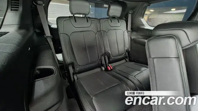 Jeep Grand Cherokee 2021 — Фото 19/20