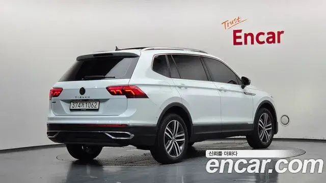 Volkswagen Tiguan Allspace 2024 — ფოტო 31/36