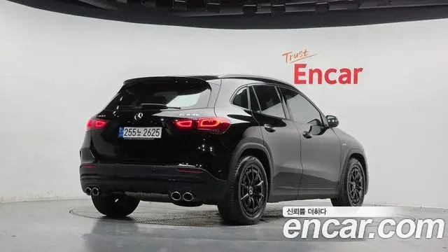 Mercedes-Benz GLA-Class 2021 — Фото 2/20