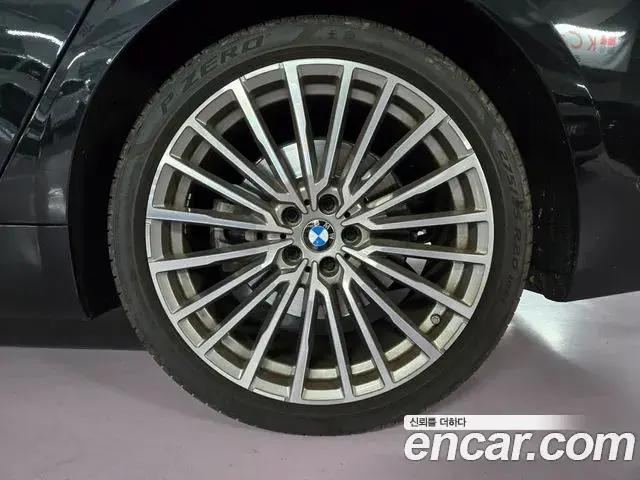 BMW 7 Series 2020 — Фото 19/20