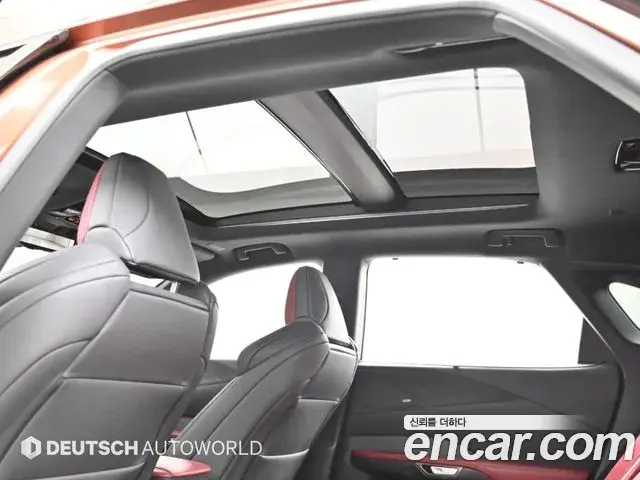 Lexus RX500h 2023 — ფოტო 8/20