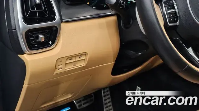 Kia Sorento 2023 — Фото 15/20