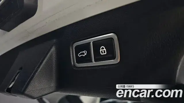 Kia Sorento 2023 — Фото 17/20