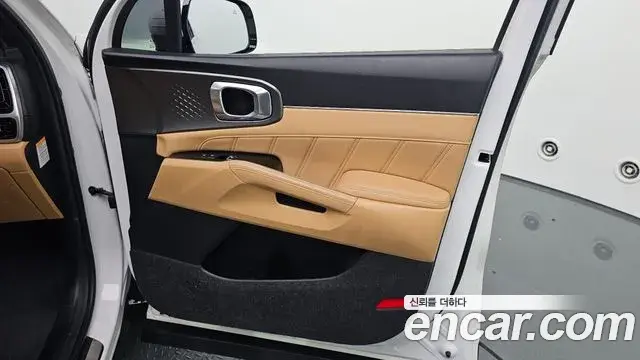 Kia Sorento 2023 — ფოტო 7/30