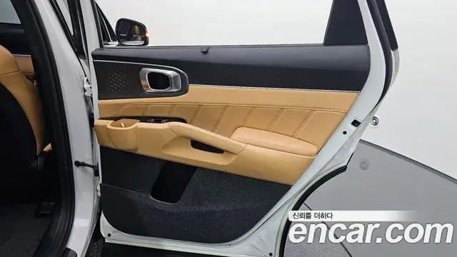 Kia Sorento 2023 — ფოტო 2/30