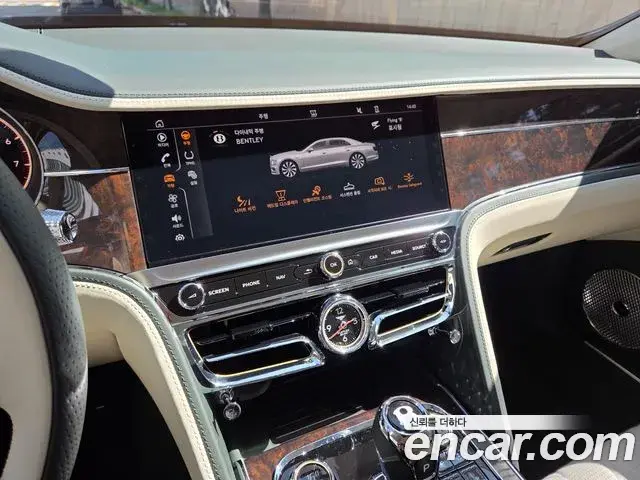 Bentley Flying Spur 2021 — ფოტო 5/20