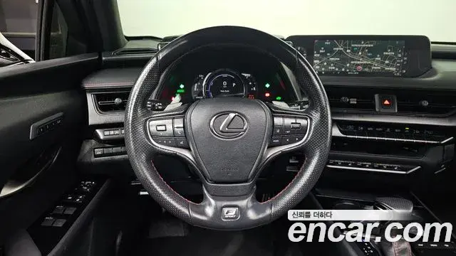 Lexus UX250h 2021 — Şəkil 21/30