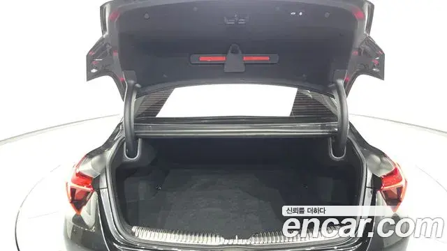 Kia K8 2021 — Şəkil 17/39