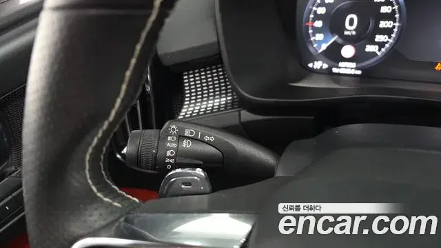 Volvo XC40 2018 — Şəkil 2/31