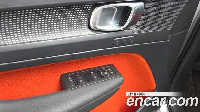 Volvo XC40 2018 — Şəkil 11/31