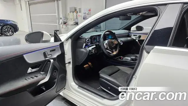 Mercedes-Benz CLA-Class 2020 — Фото 10/20