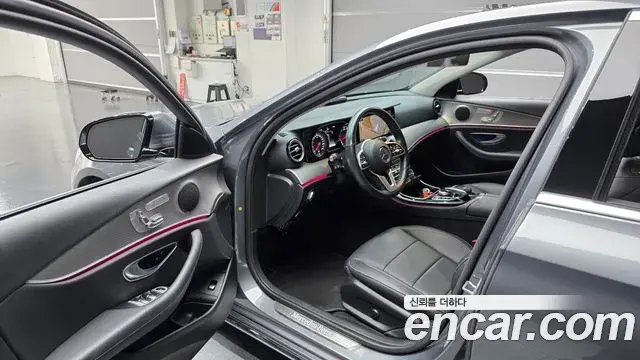 Mercedes-Benz E-Class 2018 — Фото 10/20