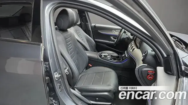 Mercedes-Benz E-Class 2018 — Фото 12/20