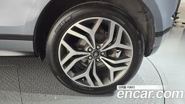 Land Rover Range Rover Evoque 2019 — Photo 11/34