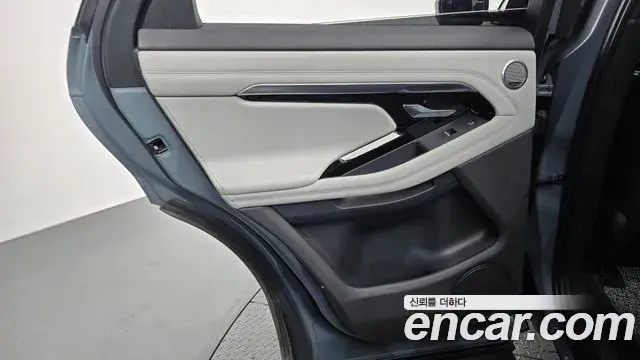 Land Rover Range Rover Evoque 2019 — Photo 12/34
