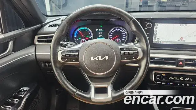 Kia K5 2022 — Фото 13/20