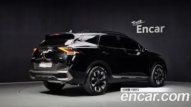 Kia Sportage 2023 — Фото 2/20