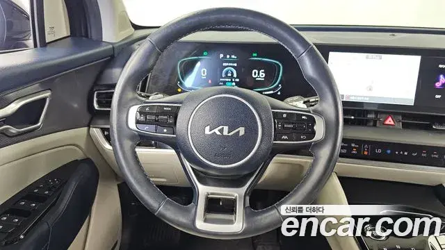 Kia Sportage 2023 — Фото 13/20