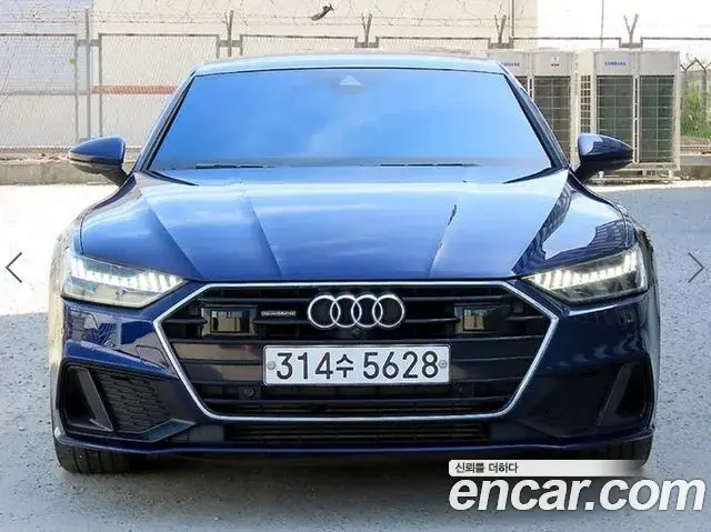 Audi A7 2020 — Фото 1/20