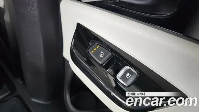 Kia Carnival 2021 — Фото 18/20