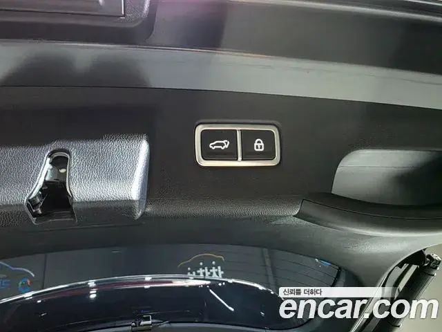 Kia Sorento 2023 — Фото 18/20