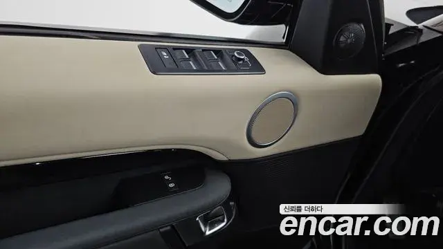 Land Rover Discovery 5 2019 — Photo 2/35