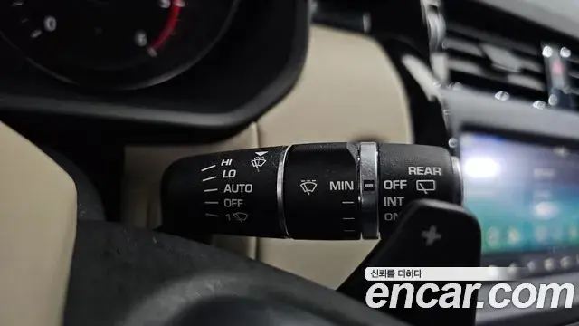 Land Rover Discovery 5 2019 — Photo 13/35
