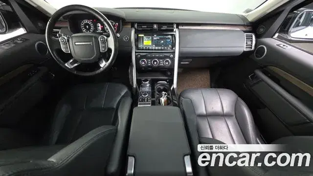 Land Rover Discovery 5 2018 — Photo 5/20