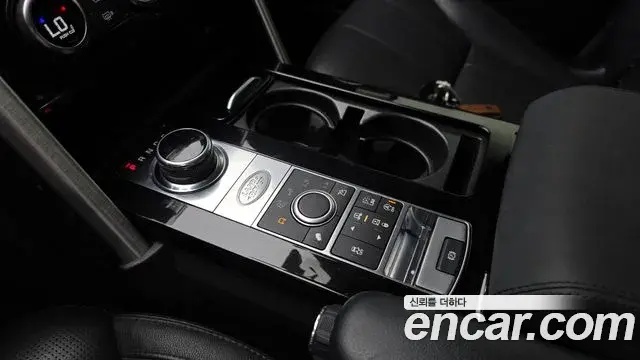Land Rover Discovery 5 2018 — Photo 7/20