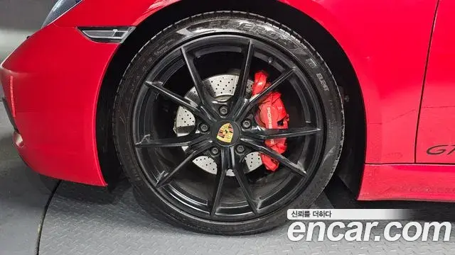 Porsche 718 Boxster 2018 — Photo 1/33