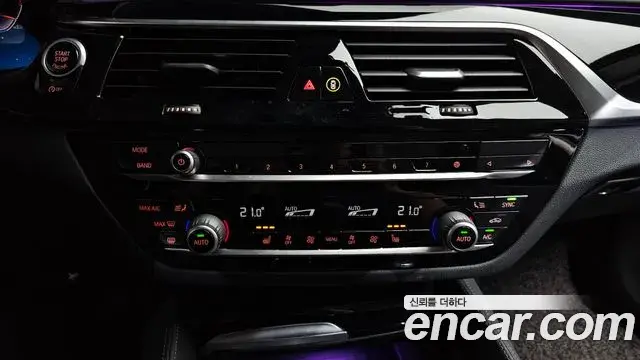 BMW 5 Series 2020 — Фото 18/20