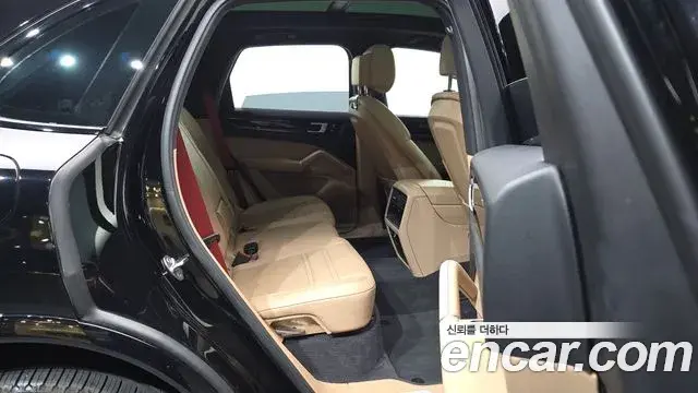 Porsche Cayenne 2020 — Şəkil 13/20