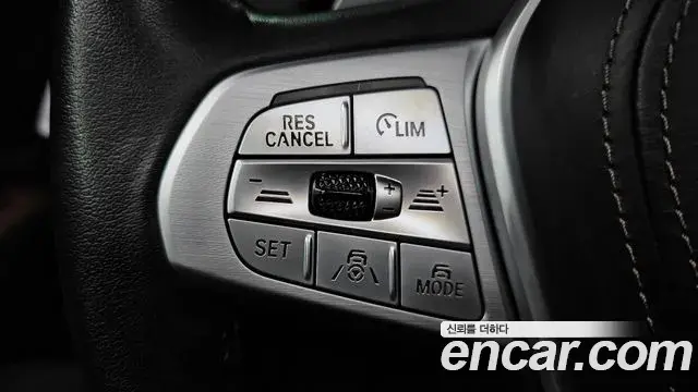 BMW X7 2021 — Фото 18/20