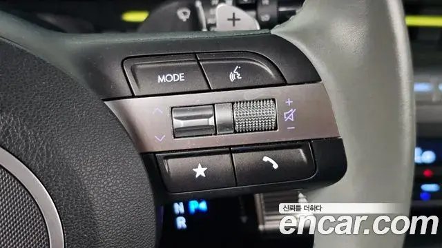 Hyundai Kona 2023 — Фото 15/20