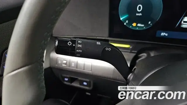Hyundai Kona 2023 — Фото 17/20
