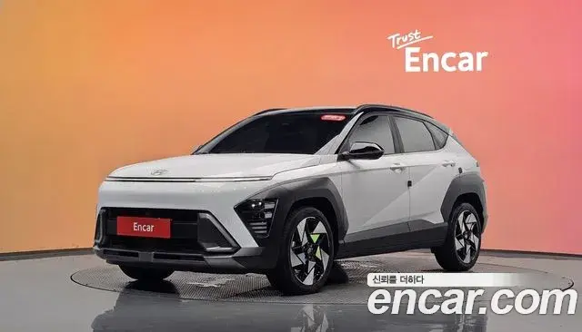 Hyundai Kona 2023 — Фото 1/20