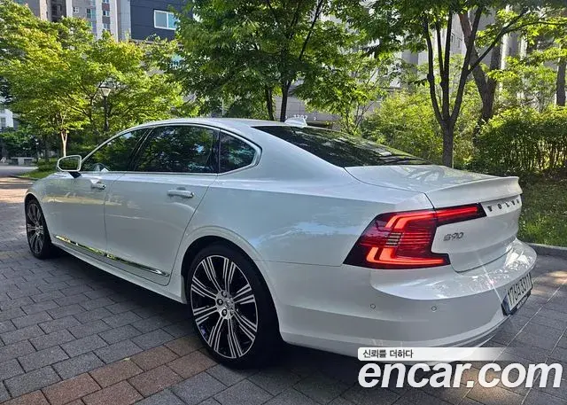 Volvo S90 2022 — Фото 3/20