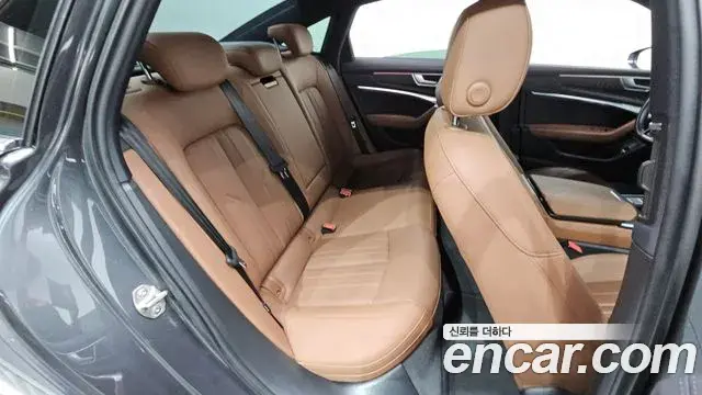 Audi A6 2021 — Фото 11/20