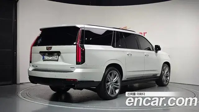 Cadillac Escalade 2025 — Фото 2/20
