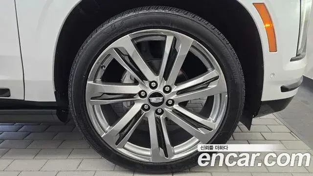 Cadillac Escalade 2025 — Photo 1/33