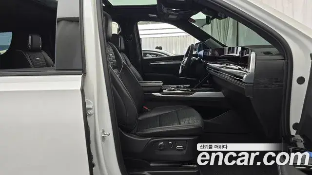 Cadillac Escalade 2025 — Photo 22/33