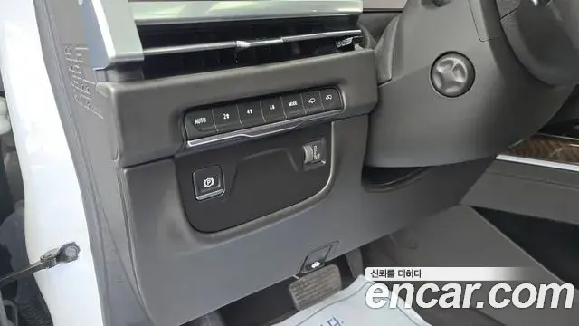 Cadillac Escalade 2025 — Photo 29/33